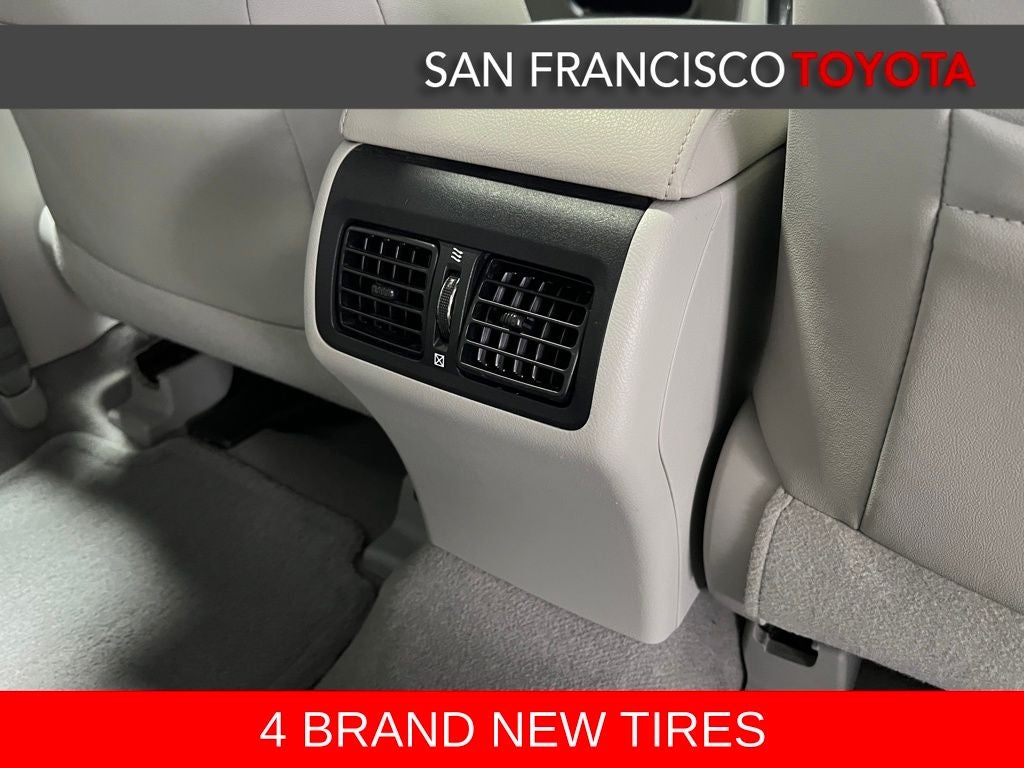 2012 Toyota Camry Hybrid XLE