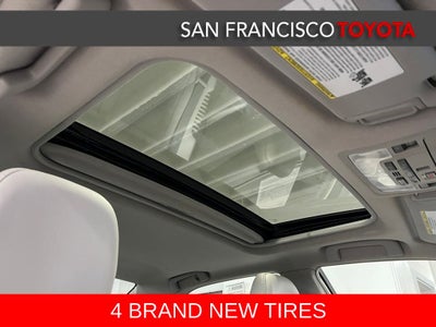 2012 Toyota Camry Hybrid XLE