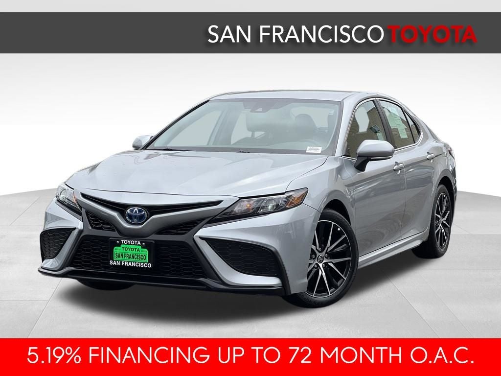 2023 Toyota Camry SE Hybrid's photo