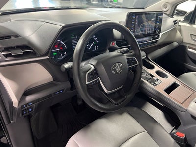 2023 Toyota Sienna XLE 8 Passenger