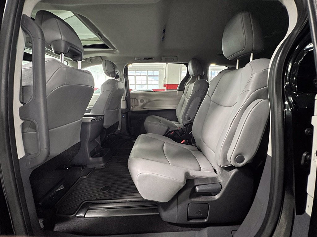 2023 Toyota Sienna XLE 8 Passenger