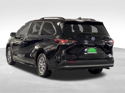 2023 Toyota Sienna XLE 8 Passenger
