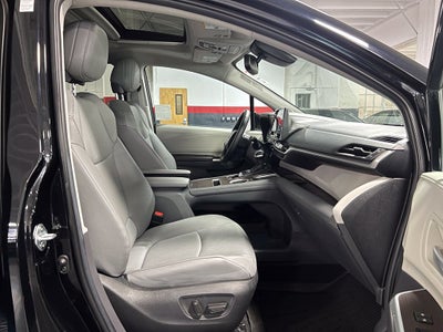 2023 Toyota Sienna XLE 8 Passenger