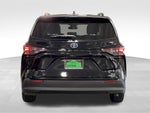 2023 Toyota Sienna XLE 8 Passenger