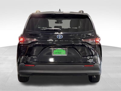2023 Toyota Sienna XLE 8 Passenger