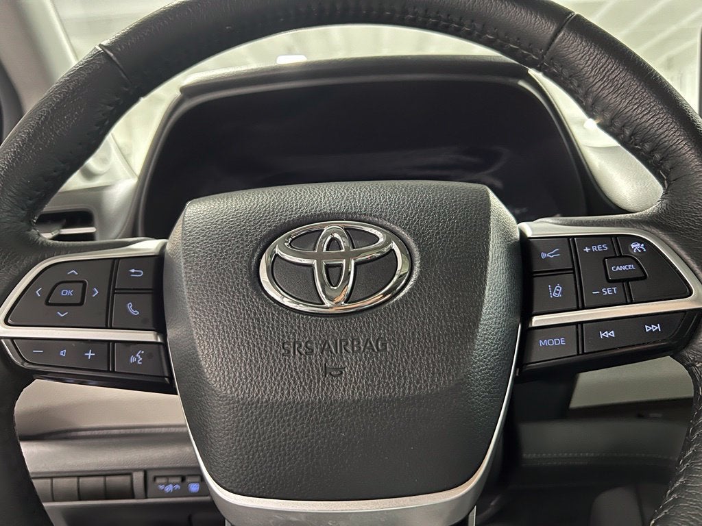2023 Toyota Sienna XLE 8 Passenger
