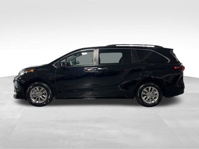 2023 Toyota Sienna XLE 8 Passenger