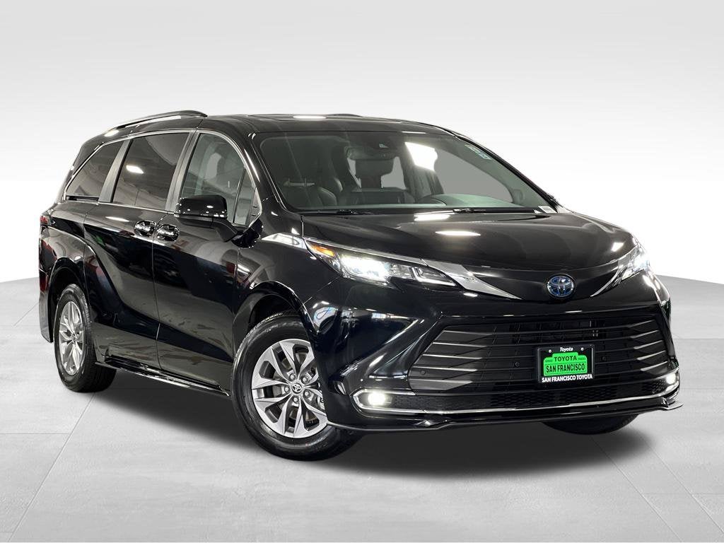 2023 Toyota Sienna XLE 8 Passenger
