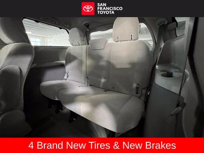 2013 Toyota Sienna LE 8 Passenger