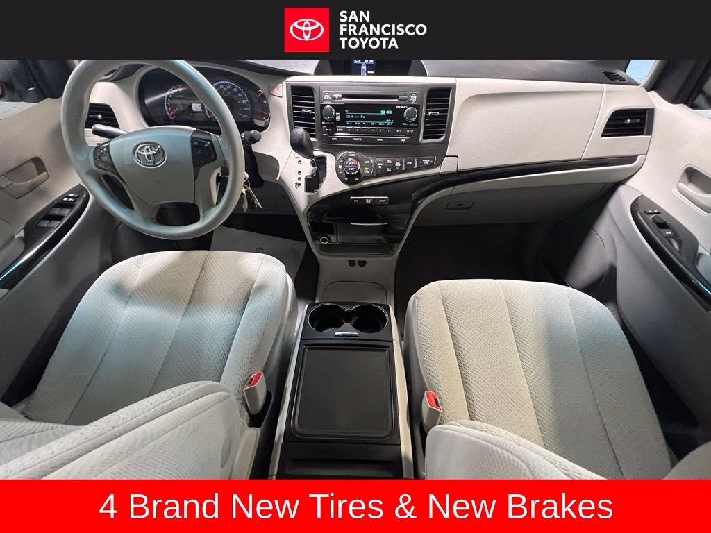 2013 Toyota Sienna LE 8 Passenger