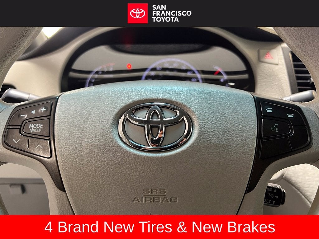 2013 Toyota Sienna LE 8 Passenger