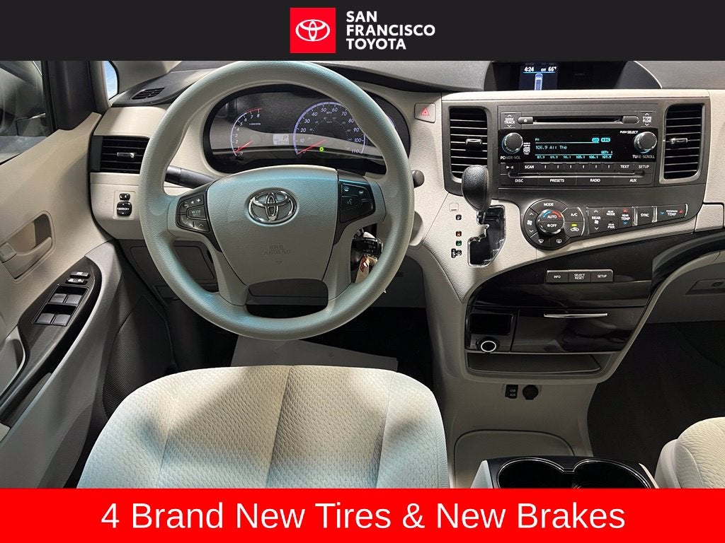 2013 Toyota Sienna LE 8 Passenger