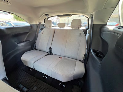 2026 Toyota Sienna LE 7 PASSENGER