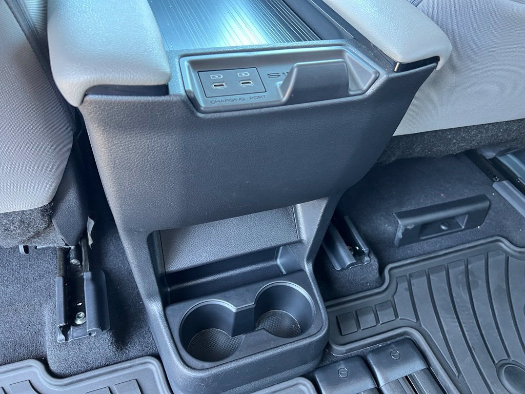 2026 Toyota Sienna LE 7 PASSENGER