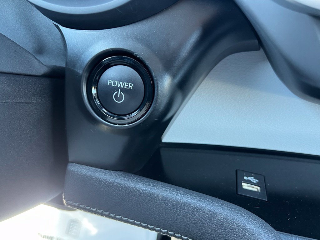 2026 Toyota Sienna LE 7 PASSENGER