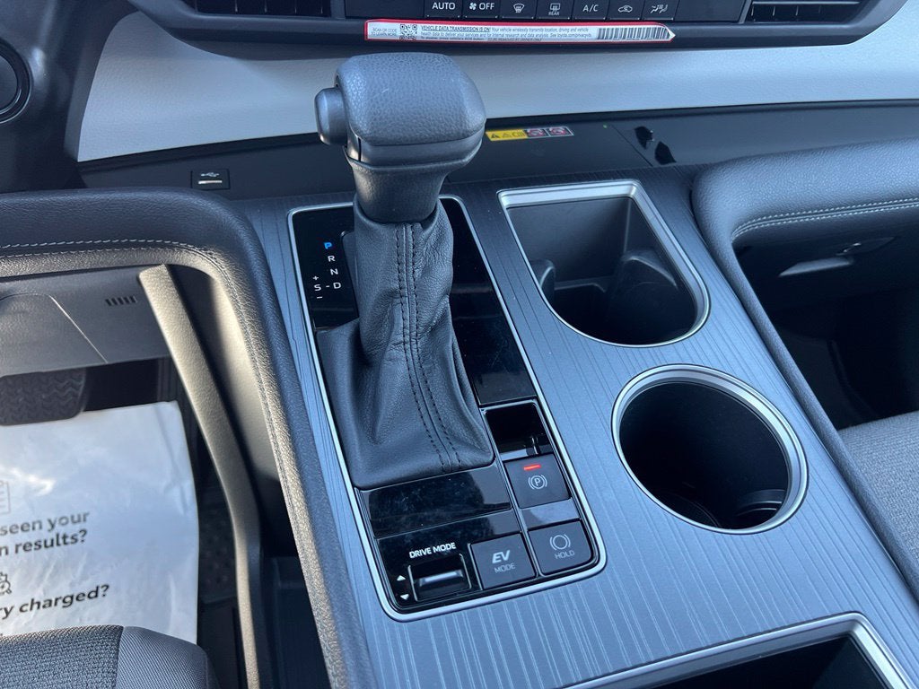 2026 Toyota Sienna LE 7 PASSENGER