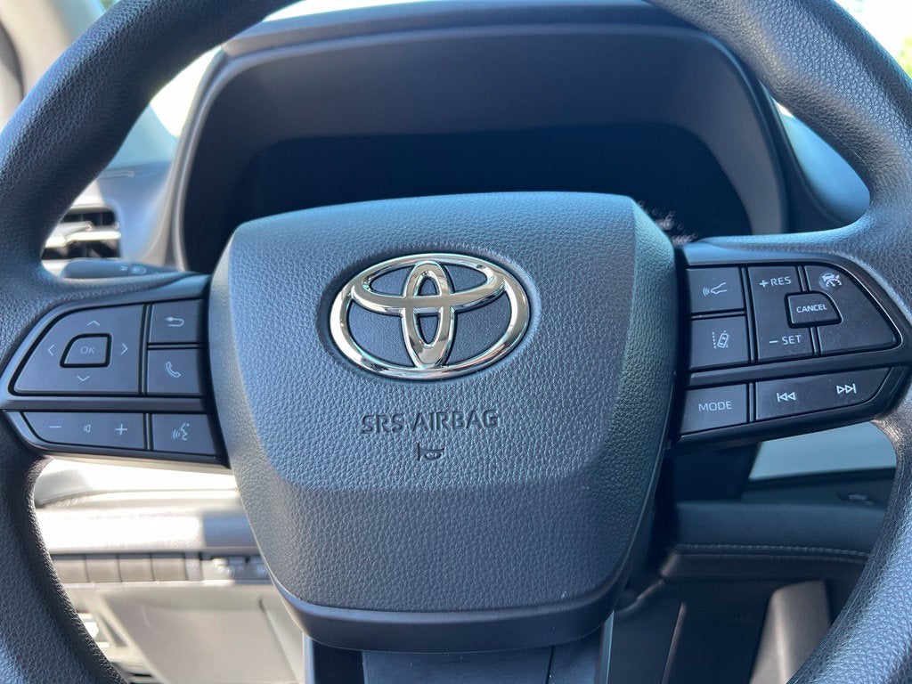 2026 Toyota Sienna LE 7 PASSENGER