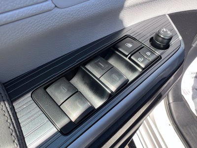 2026 Toyota Sienna LE 7 PASSENGER
