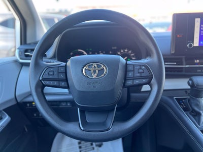 2026 Toyota Sienna LE 7 PASSENGERS