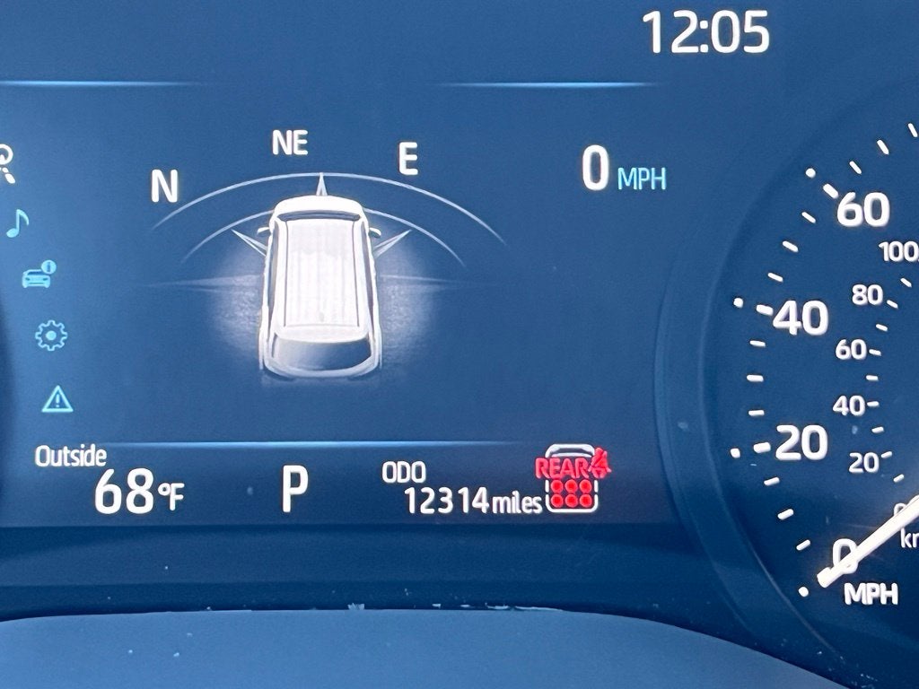 2026 Toyota Sienna LE 7 PASSENGERS