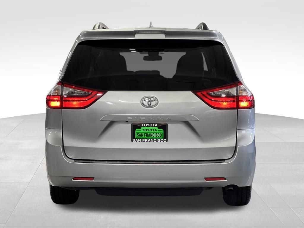 2020 Toyota Sienna LE 8 Passenger