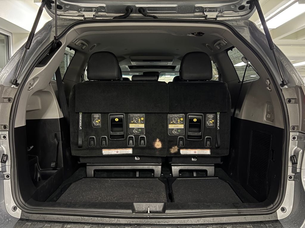 2016 Toyota Sienna SE Premium 8 Passenger