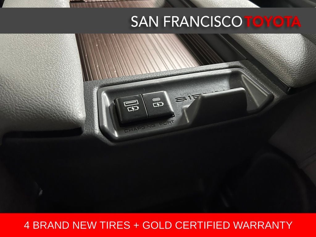 2024 Toyota Sienna XLE 8 Passenger