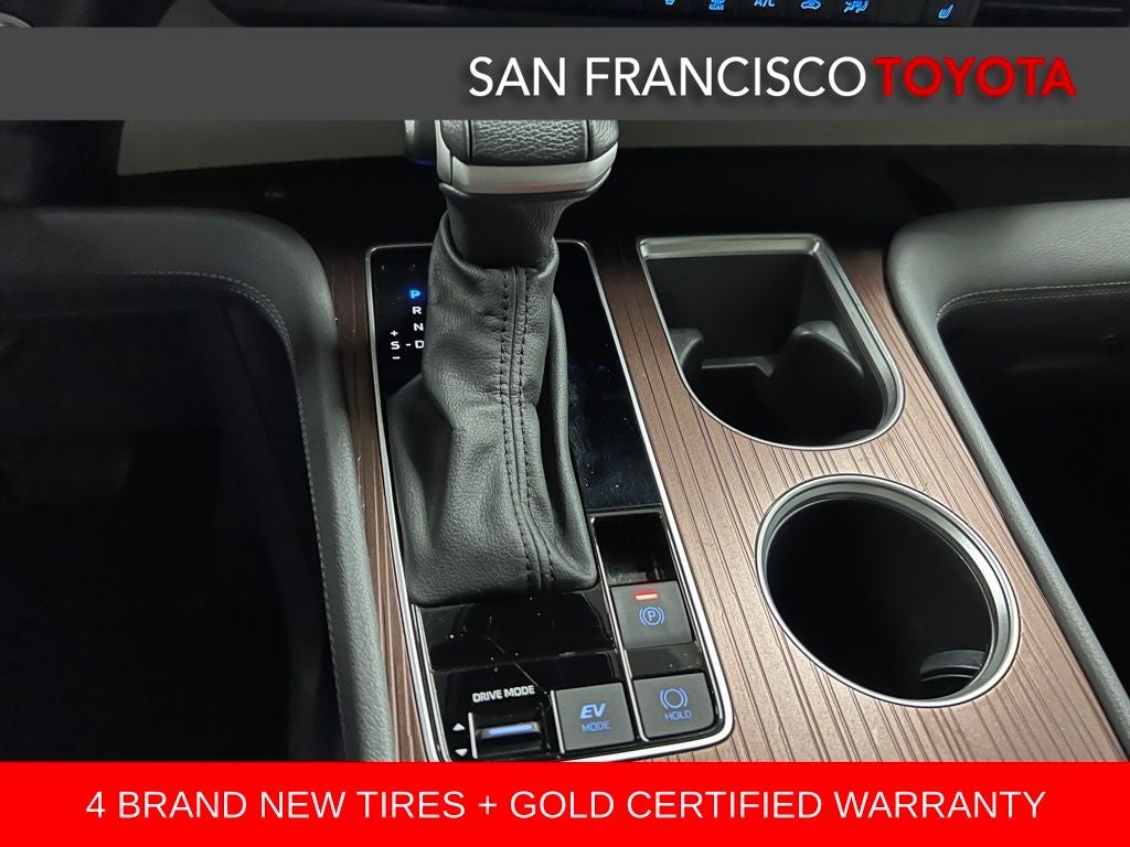 2024 Toyota Sienna XLE 8 Passenger