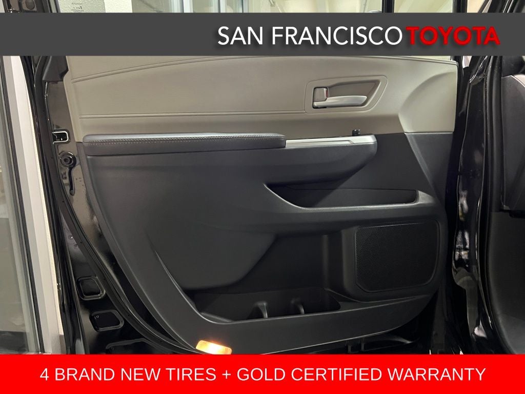 2024 Toyota Sienna XLE 8 Passenger
