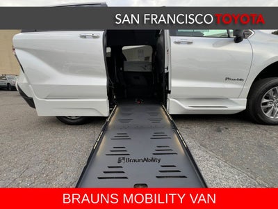 2025 Toyota Sienna XLE 8 Passenger