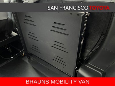 2025 Toyota Sienna XLE 8 Passenger