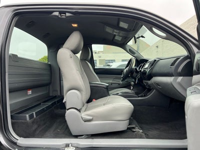 2015 Toyota Tacoma 2WD Access Cab I4 AT (Natl)