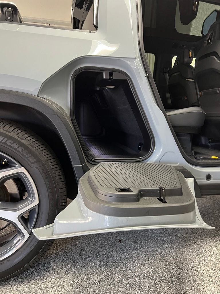 2022 Rivian R1T Adventure