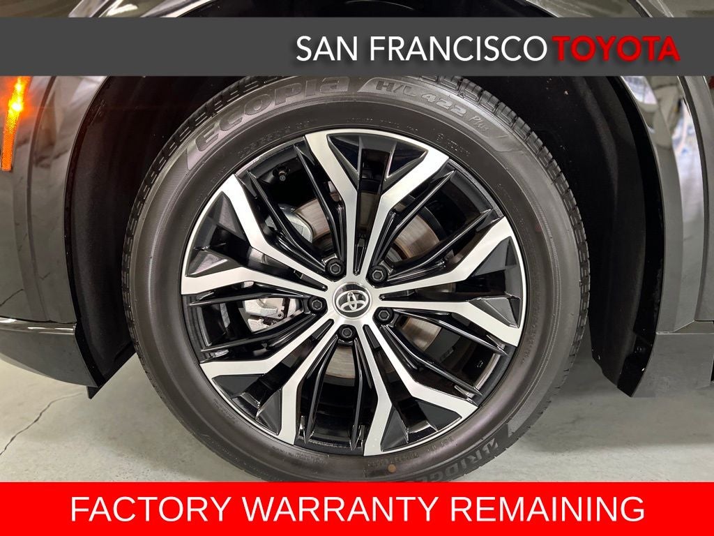 2025 Toyota Crown Signia XLE