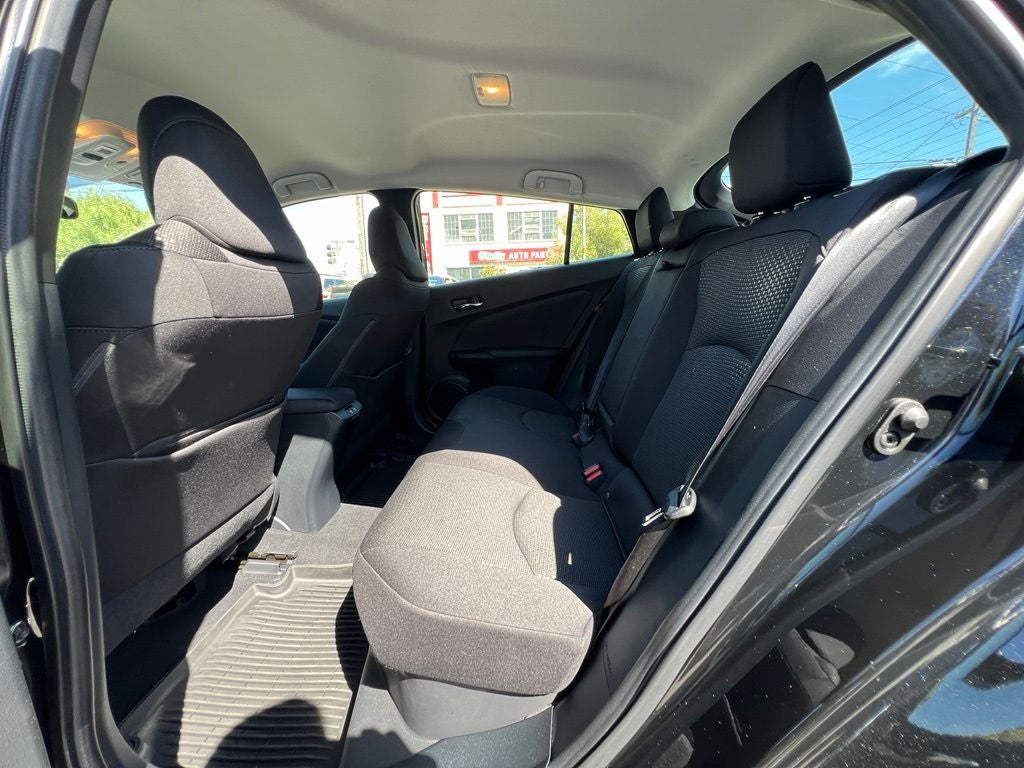 2022 Toyota Prius LE