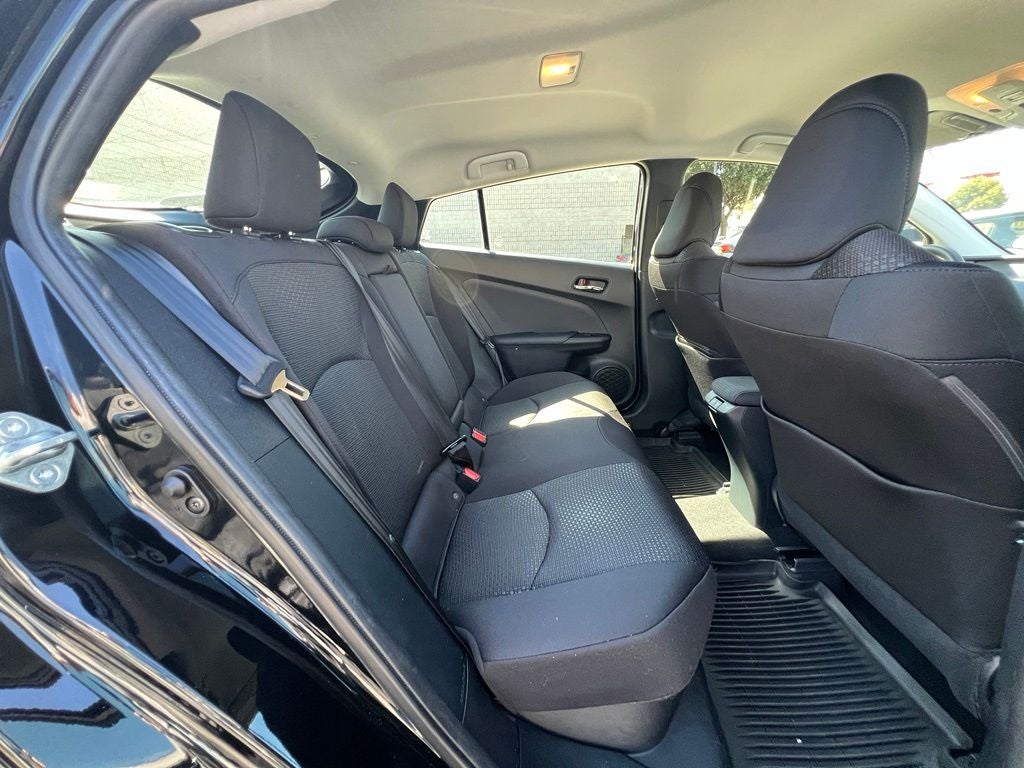 2022 Toyota Prius LE