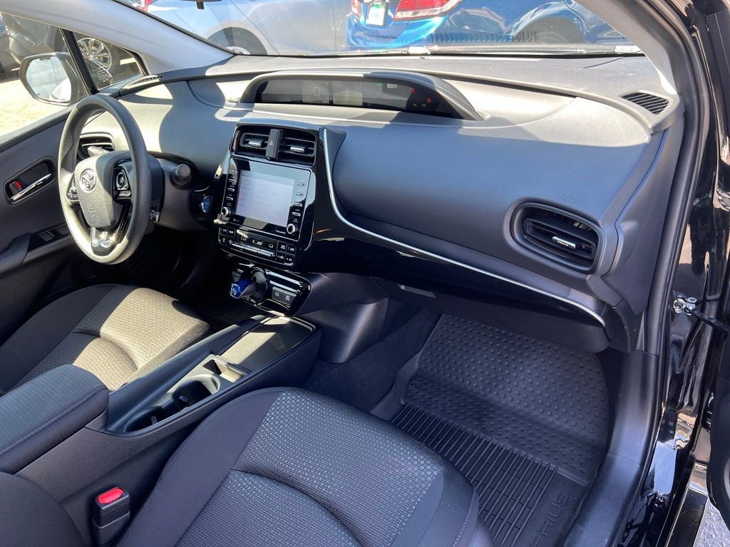 2022 Toyota Prius LE