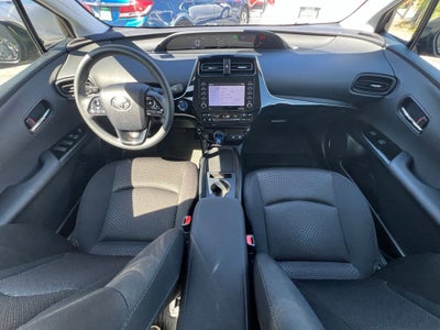 2022 Toyota Prius LE