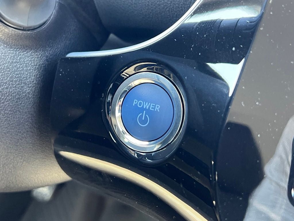 2022 Toyota Prius LE