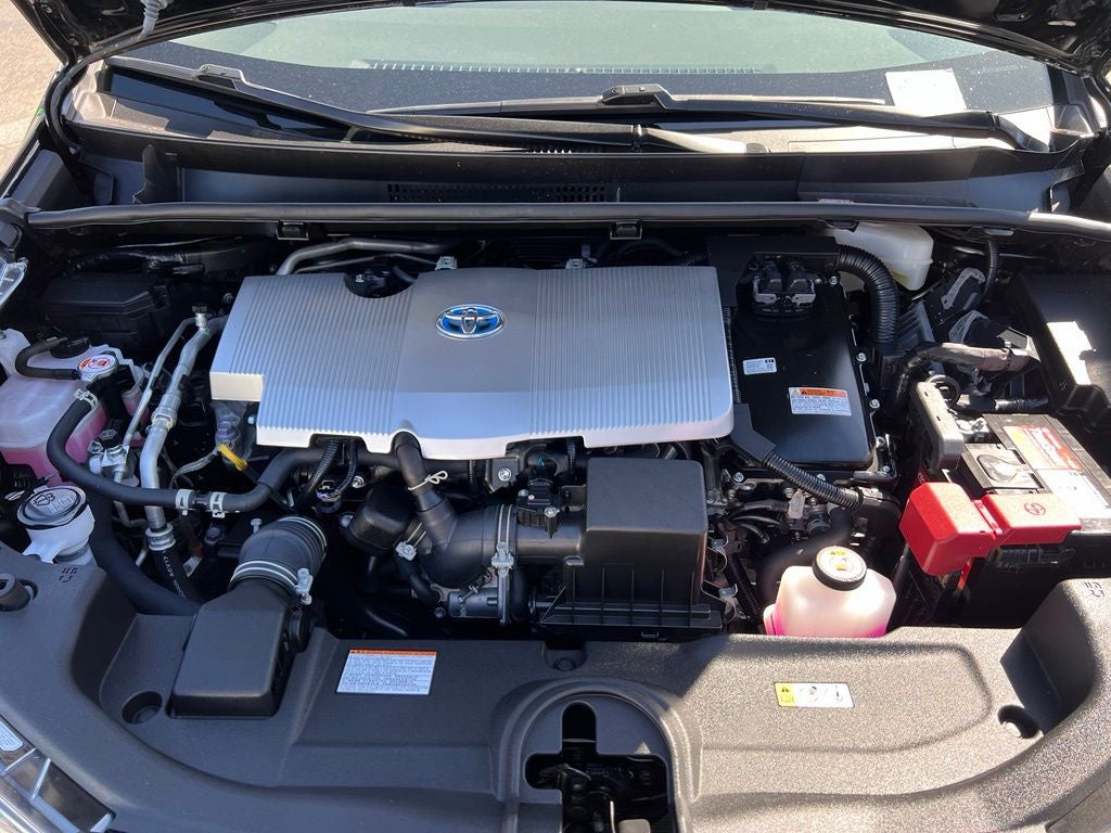 2022 Toyota Prius LE