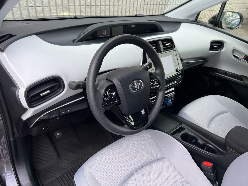 2022 Toyota Prius LE