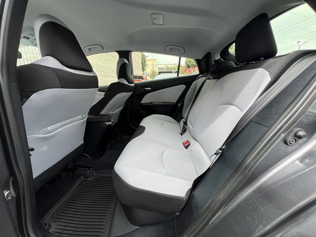 2022 Toyota Prius LE