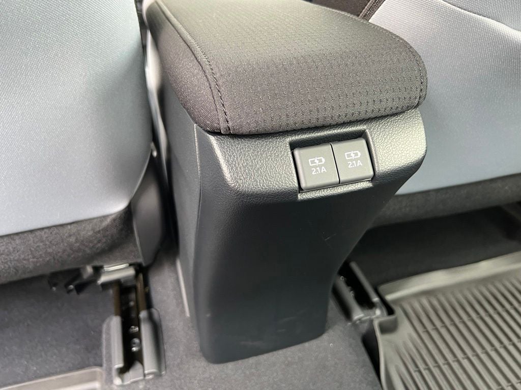 2022 Toyota Prius LE