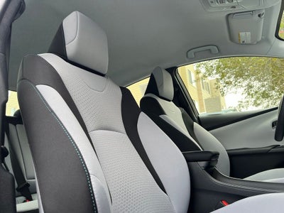 2022 Toyota Prius LE