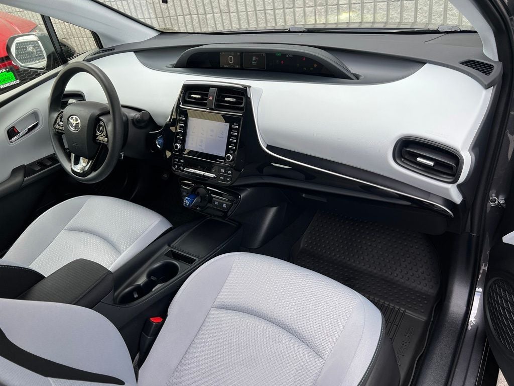 2022 Toyota Prius LE