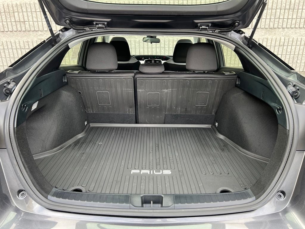2022 Toyota Prius LE
