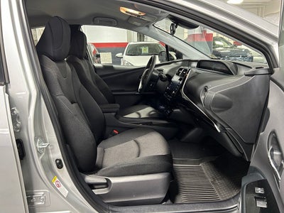 2022 Toyota Prius LE
