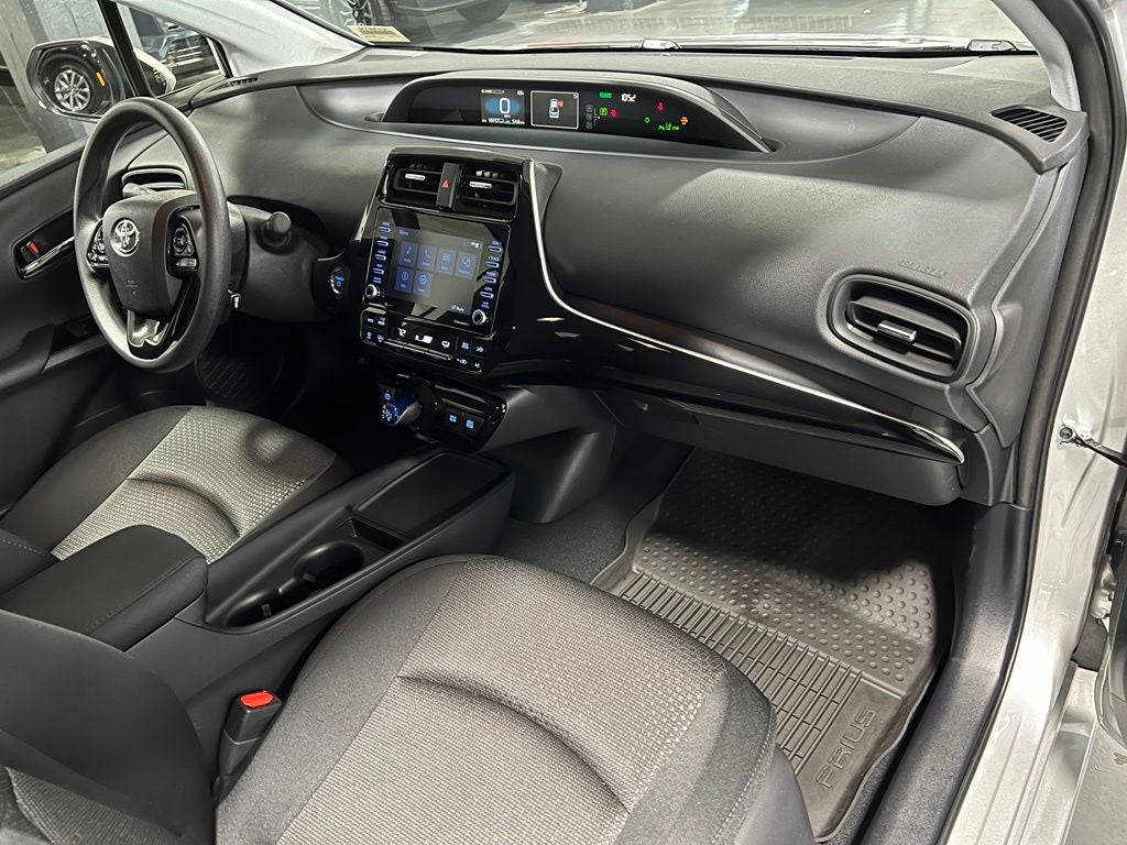 2022 Toyota Prius LE