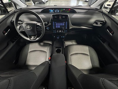 2022 Toyota Prius LE