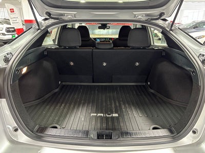 2022 Toyota Prius LE